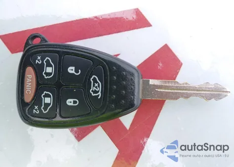 2006 Chrysler Town & Country Touring из США, поврежденный, VIN 2A4GP54L86R713880